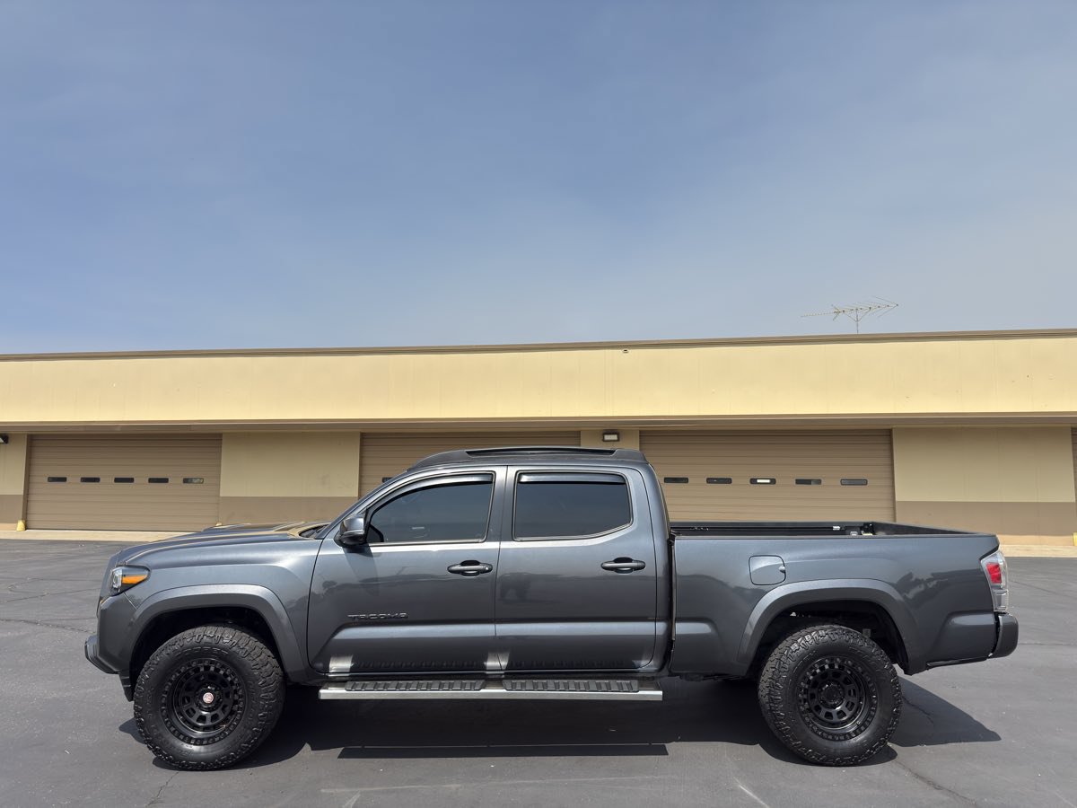 Used 2023 Toyota Tacoma TRD Sport w/ Black Out Package (TMS) AWD/4WD image 4