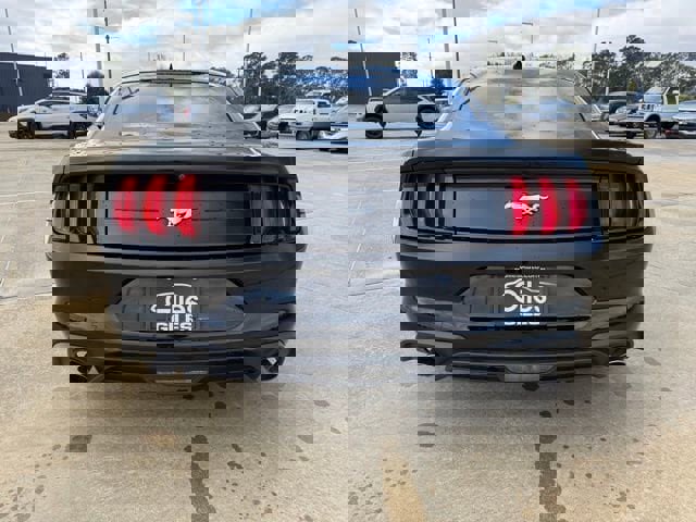 Used 2020 Ford Mustang Coupe image 4