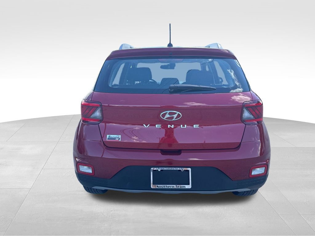 Used 2025 Hyundai Venue SEL image 5
