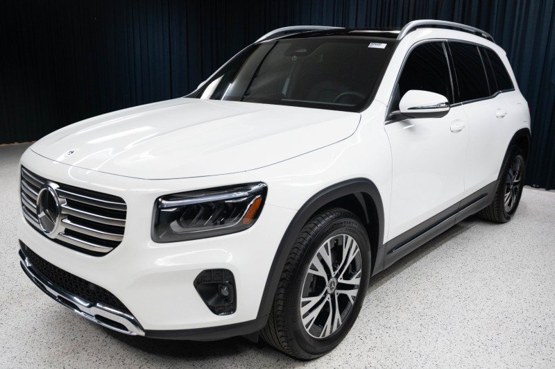 Certified 2026 Mercedes-Benz GLB 250 4MATIC image 1