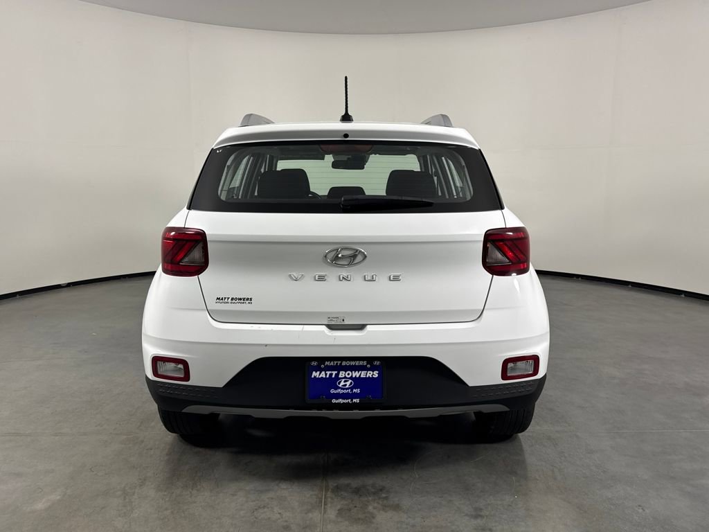 Certified 2025 Hyundai Venue SEL image 4
