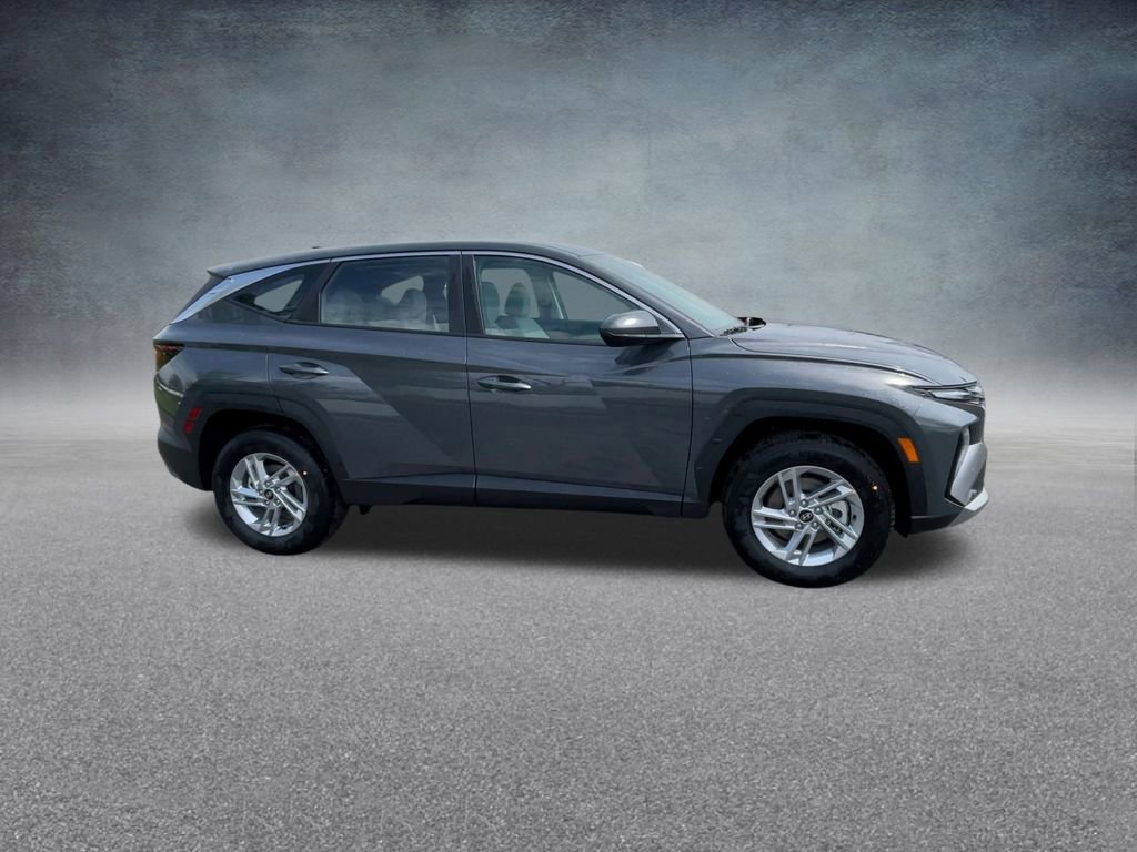 Used 2025 Hyundai Tucson SE image 27