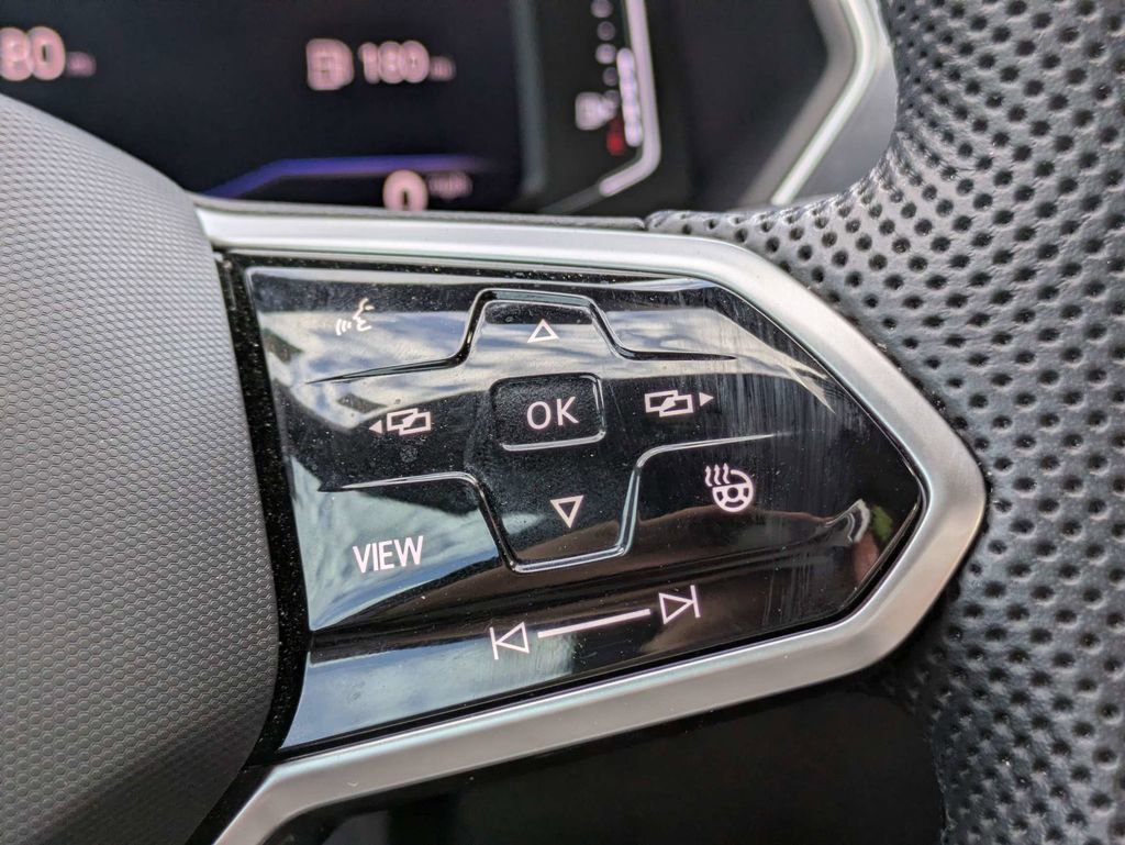 Certified 2023 Volkswagen Tiguan SEL R-Line image 40