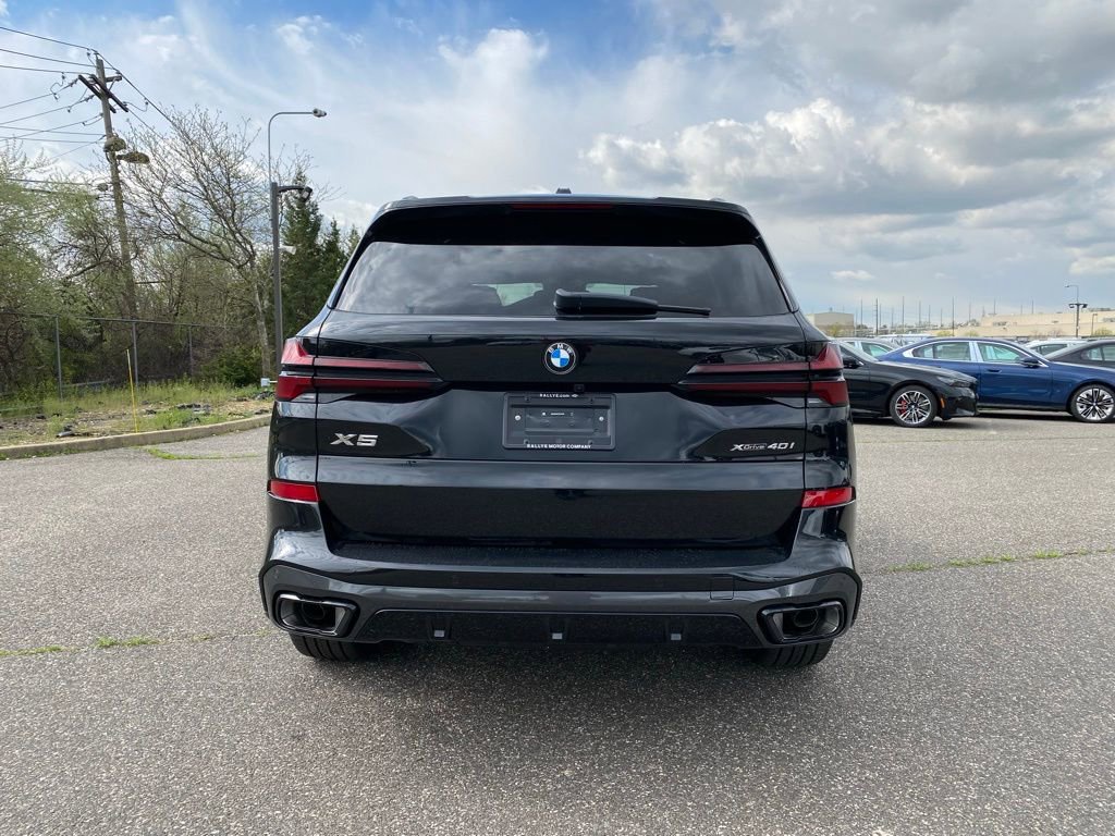 New 2026 BMW X5 xDrive40i w/ M Sport Package AWD/4WD image 3