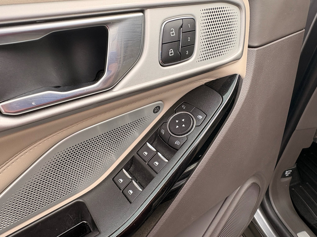 Used 2022 Ford Explorer Platinum w/ Equipment Group 601A image 20