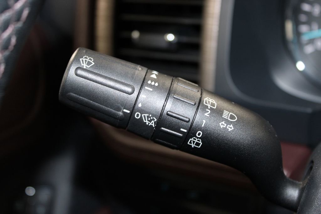 Used 2024 Ford Expedition Limited image 43