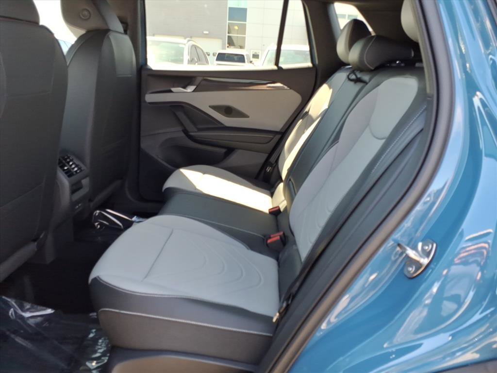 New 2026 Volkswagen Tiguan SE R-Line image 11