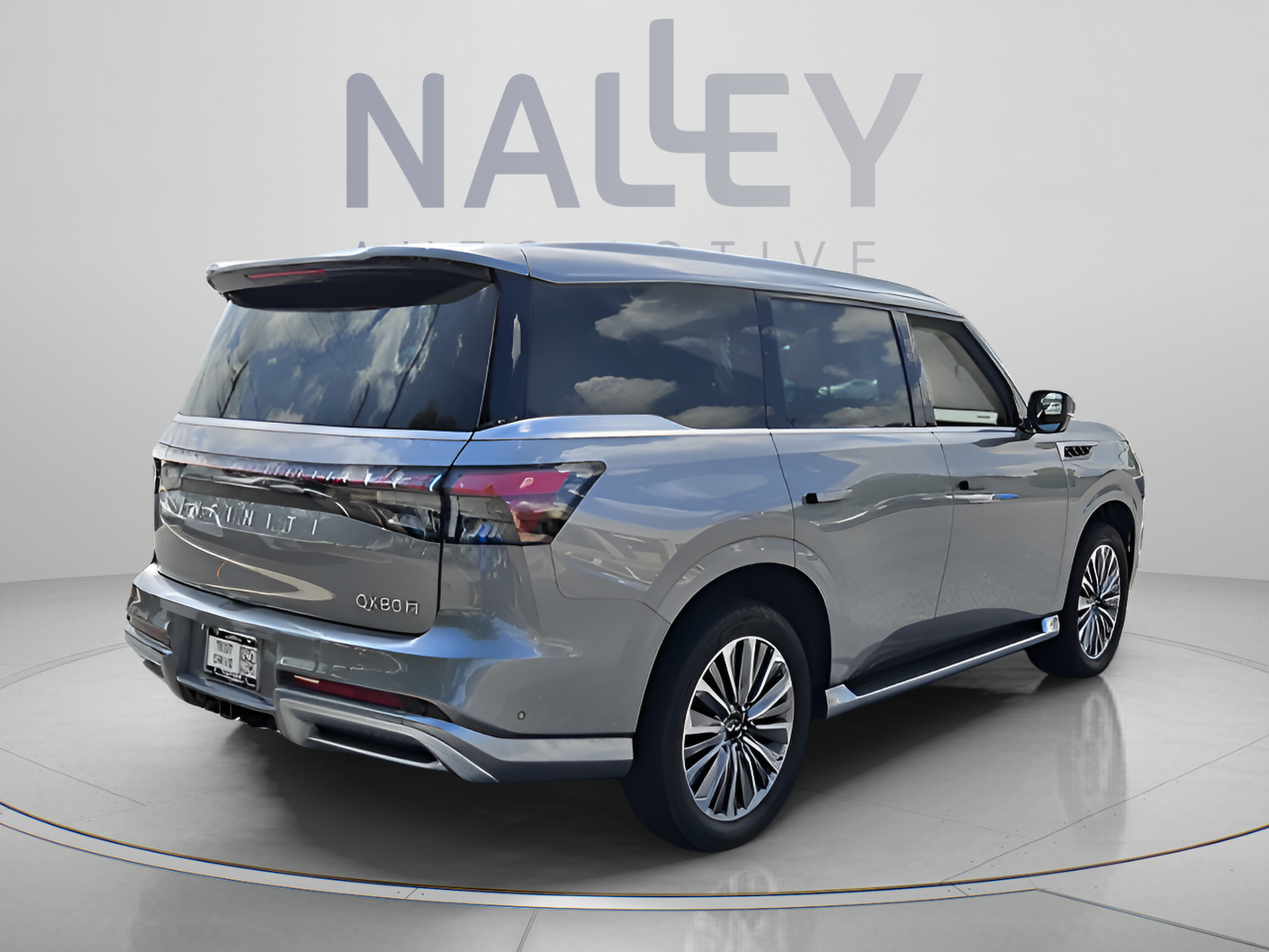 Used 2025 INFINITI QX80 Sensory AWD/4WD image 5
