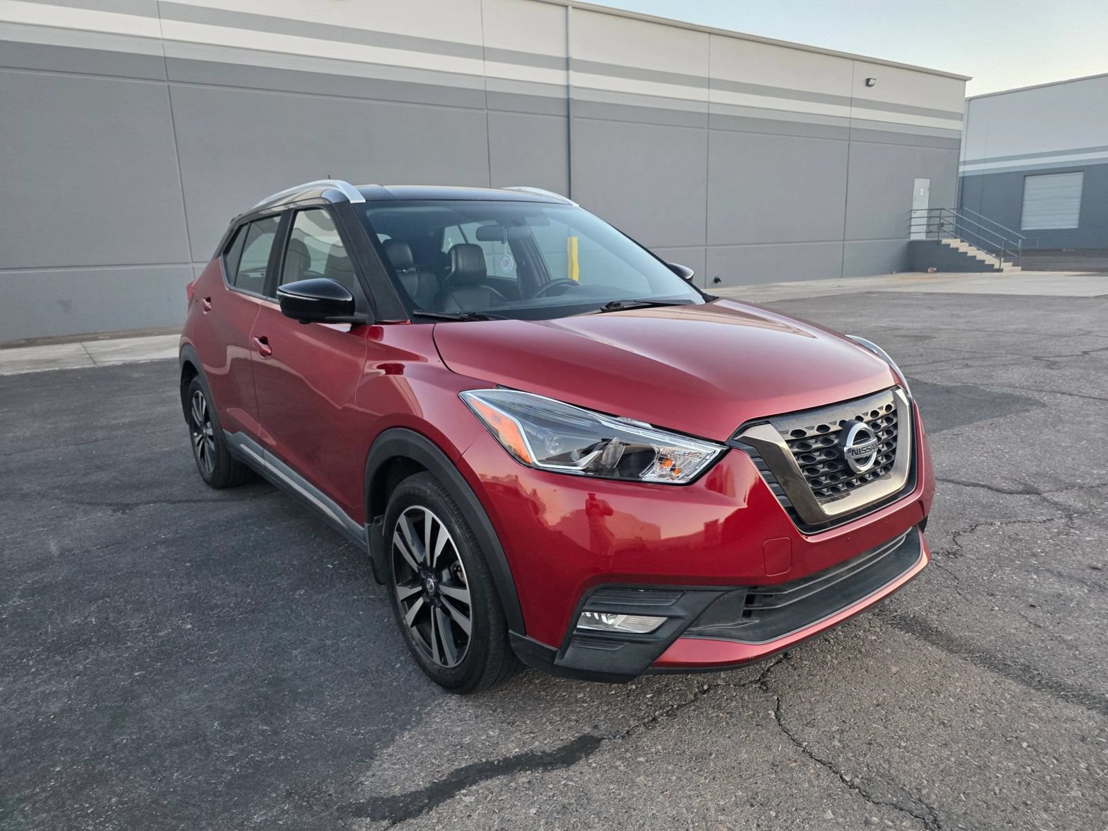 Used 2019 Nissan Kicks SR w/ SR Premium Package FWD image 3