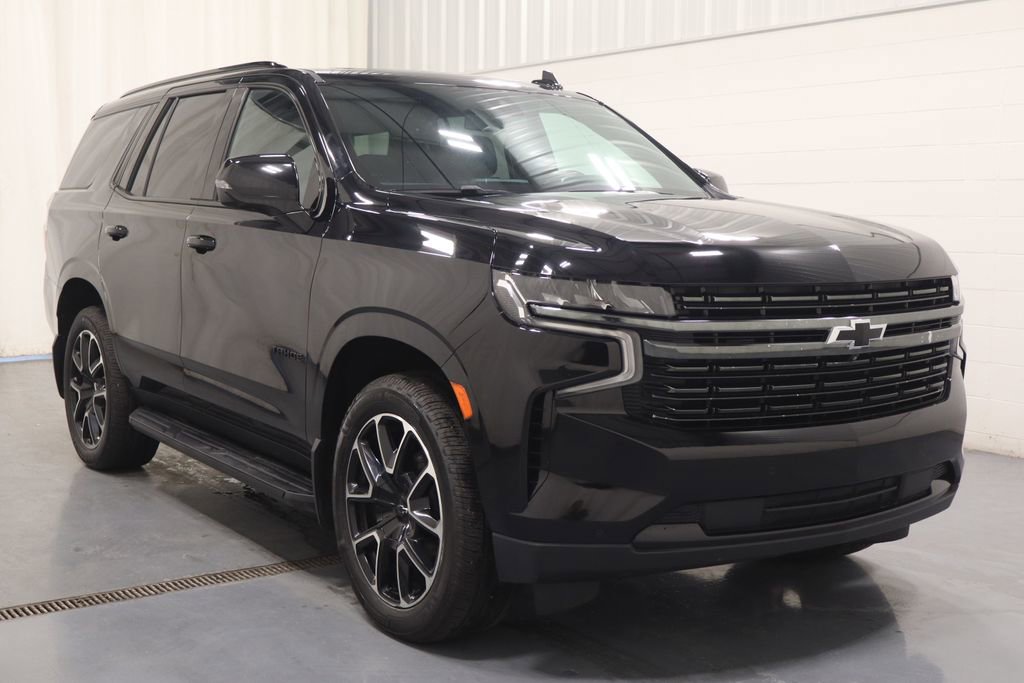 Used 2021 Chevrolet Tahoe RST w/ Luxury Package AWD/4WD image 2