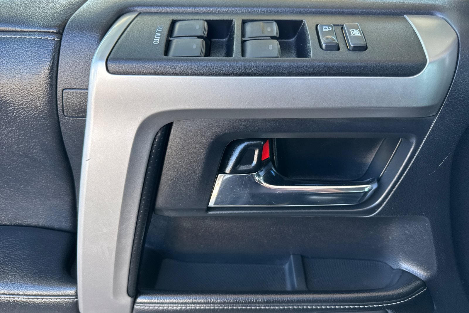 Used 2014 Toyota 4Runner Limited AWD/4WD image 11