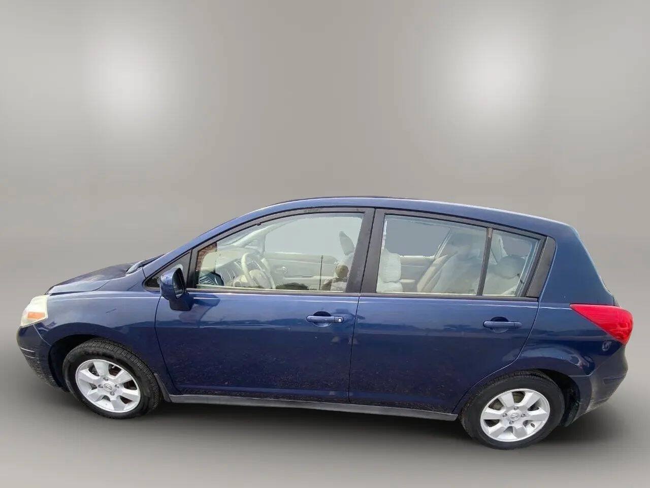 Used 2007 Nissan Versa Hatchback w/ Convenience Pkg FWD image 8