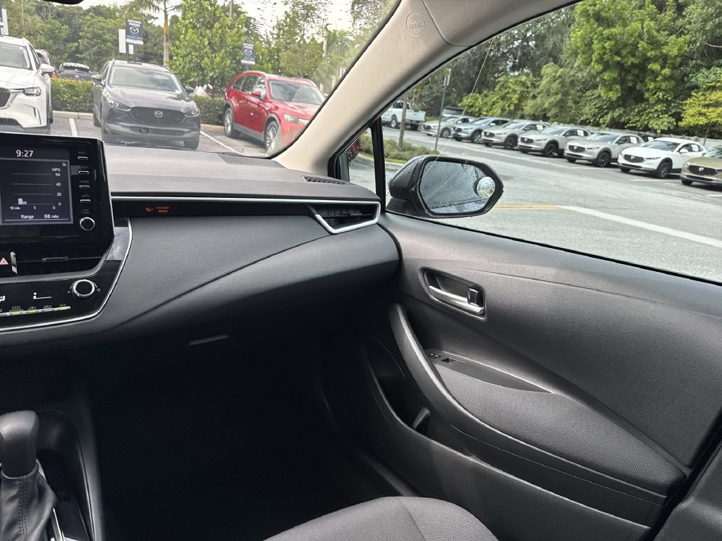 Used 2020 Toyota Corolla LE FWD image 15