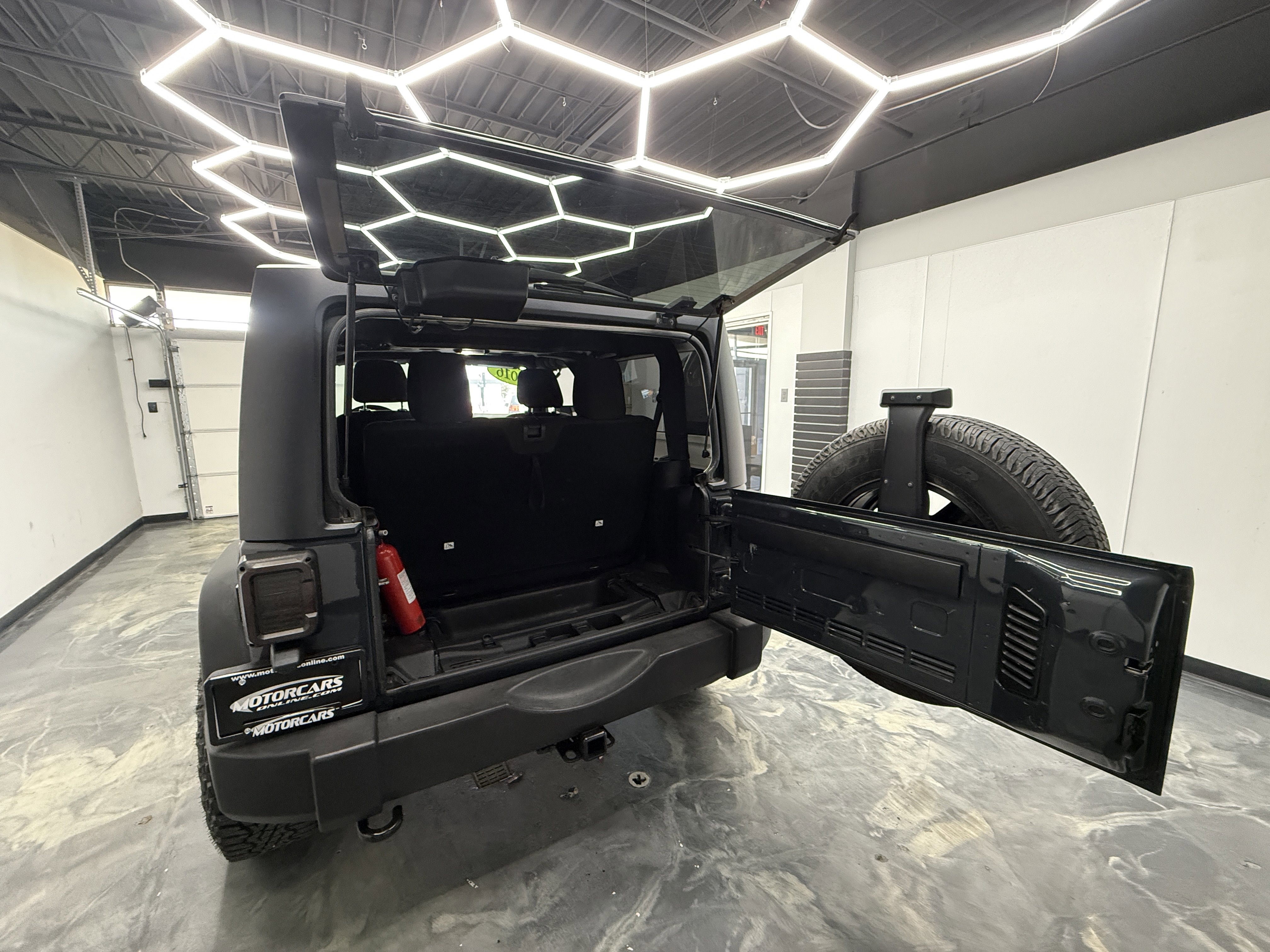 Used 2016 Jeep Wrangler Sport w/ Quick Order Package 24S AWD/4WD image 18