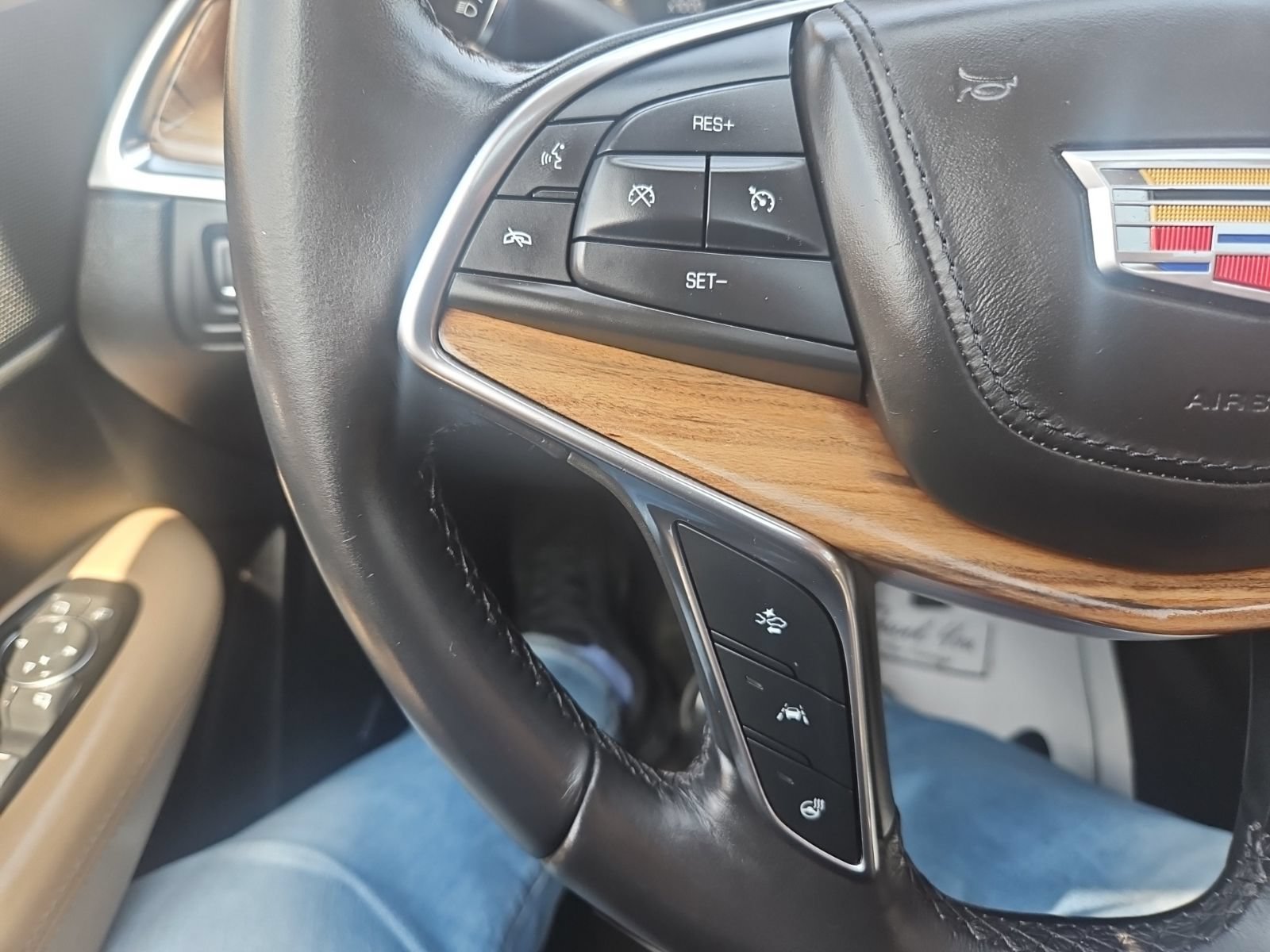 Used 2018 Cadillac XT5 Platinum w/ Driver Assist Package AWD/4WD image 30