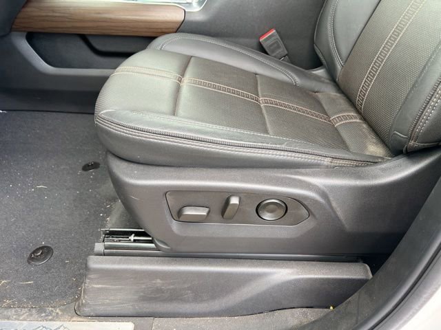 Used 2024 Chevrolet Silverado 1500 High Country w/ Technology Package AWD/4WD image 16