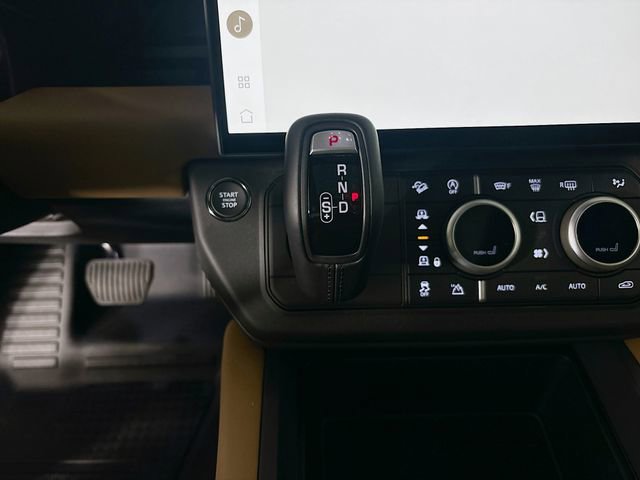 New 2026 Land Rover Defender 110 X-Dynamic SE image 18