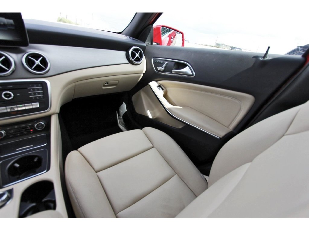 Used 2018 Mercedes-Benz GLA 250 w/ Premium Package image 11