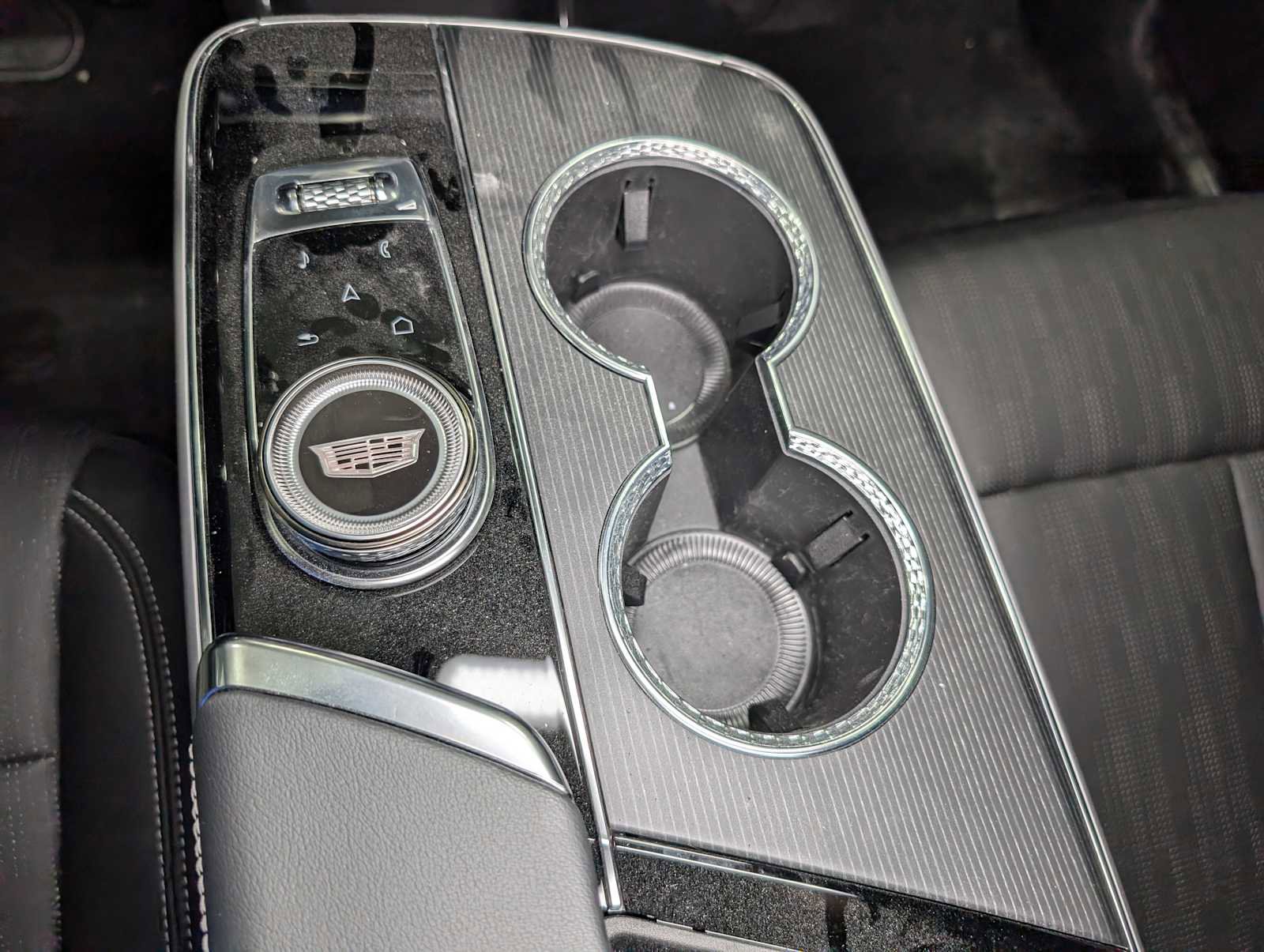 New 2025 Cadillac Lyriq Luxury image 28