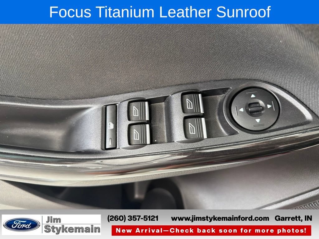 Used 2017 Ford Focus Titanium w/ Titanium Technology Package FWD image 16