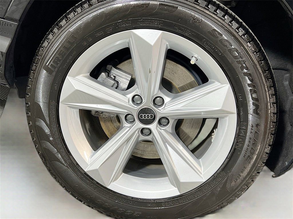 Used 2024 Audi Q7 3.0T Premium image 32