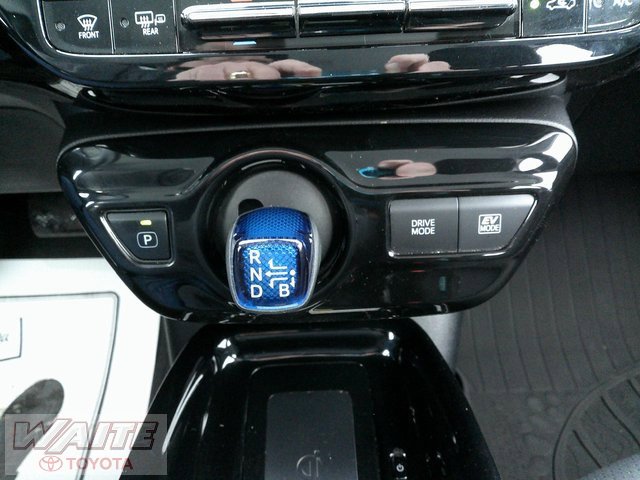 Used 2017 Toyota Prius Three image 17