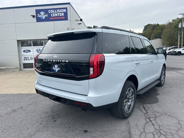 New 2025 Ford Expedition Active image 4