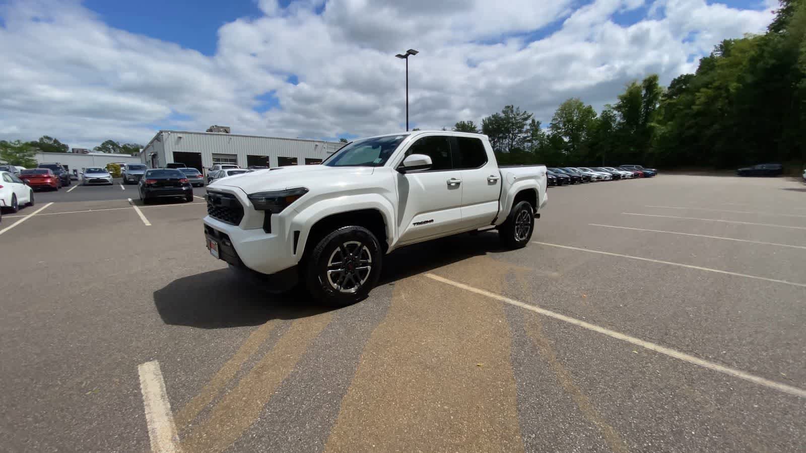 Used 2026 Toyota Tacoma TRD Sport AWD/4WD image 4