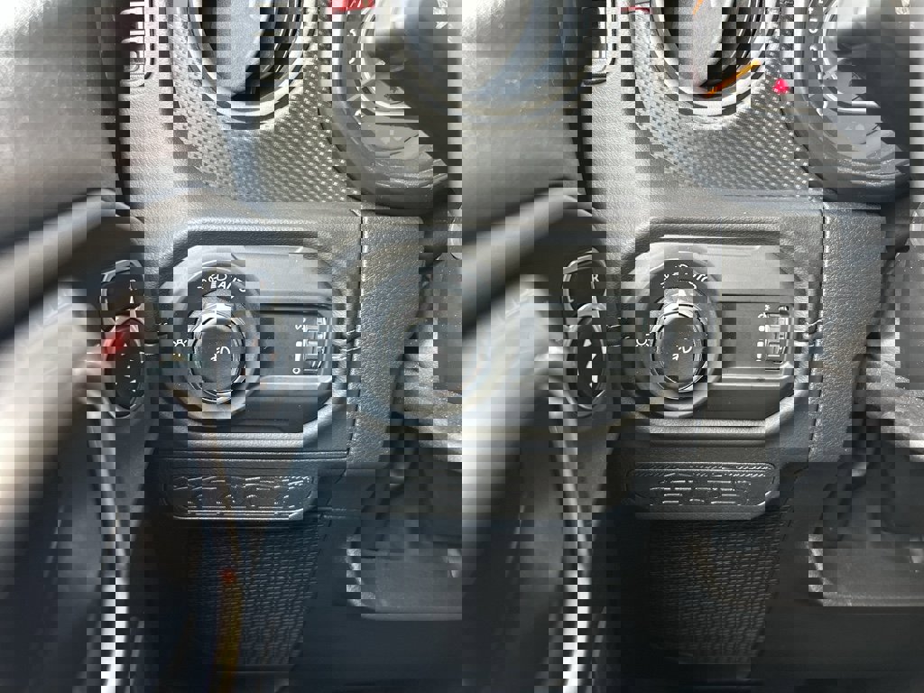 Used 2025 Jeep Wrangler Unlimited Rubicon image 28