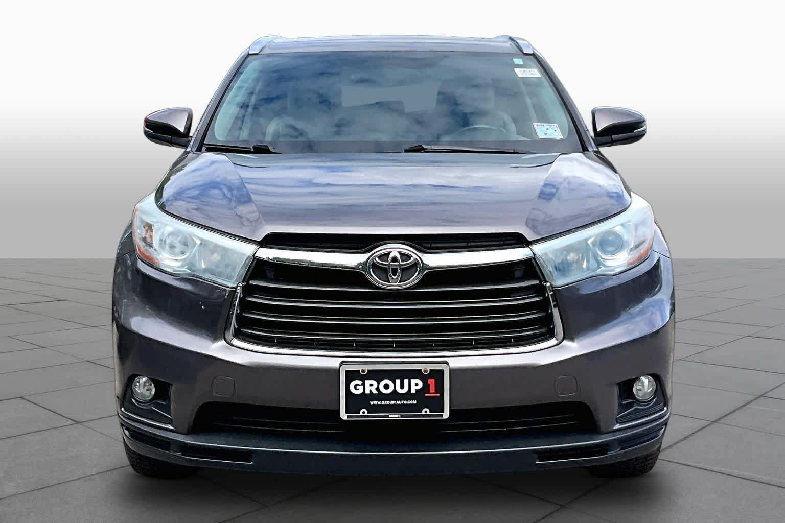 Used 2016 Toyota Highlander XLE AWD/4WD image 4