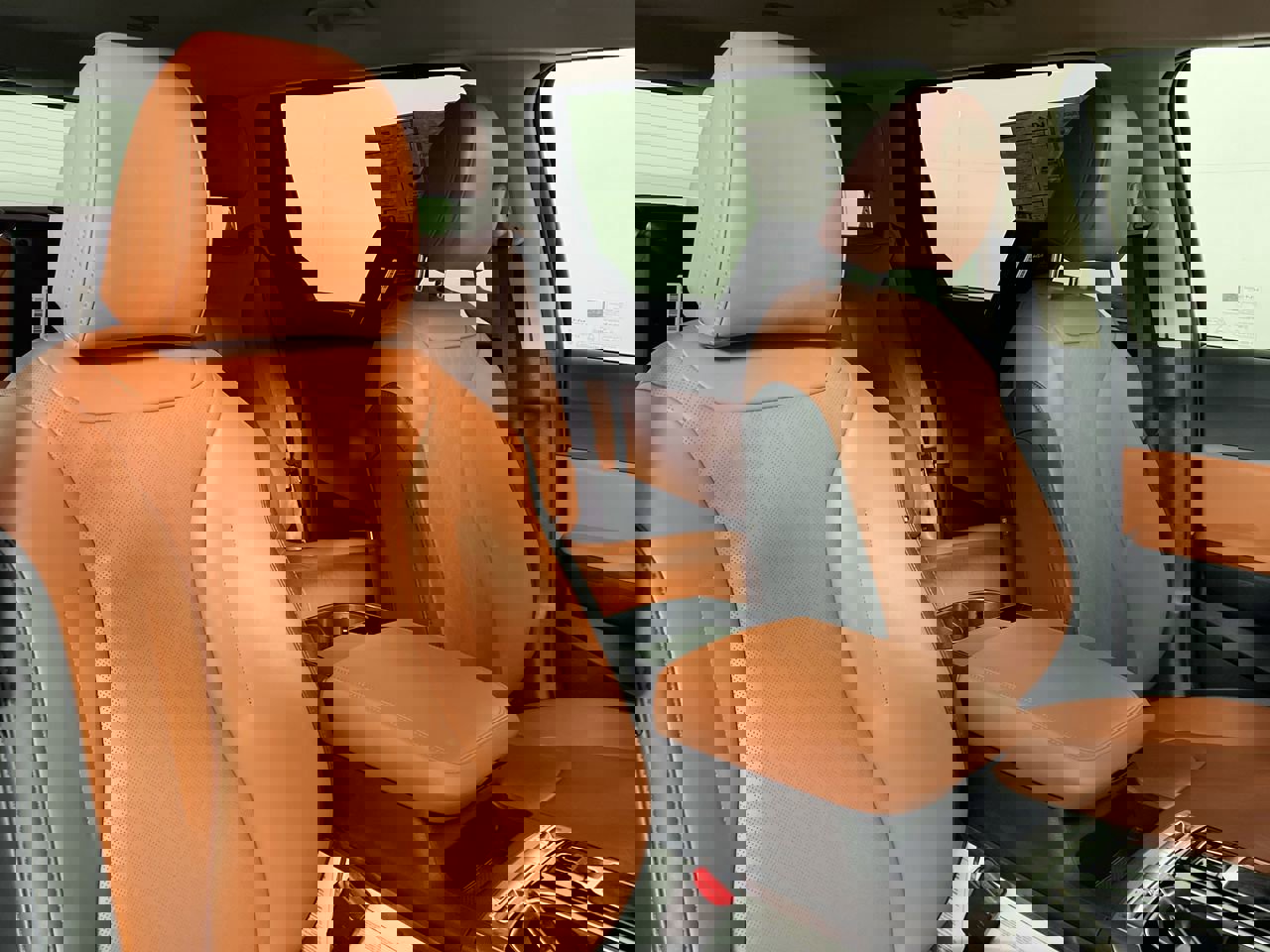 Used 2024 Kia Carnival SX Prestige image 31