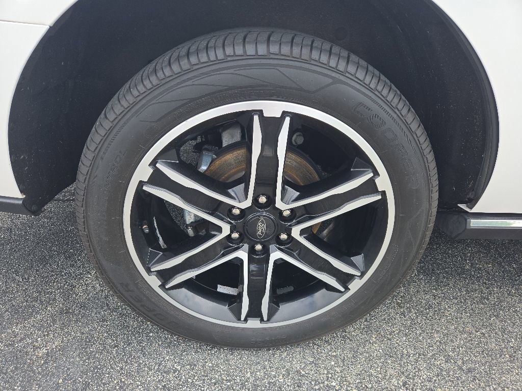 Used 2019 Ford Expedition Limited w/ Special Edition Package RWD image 19