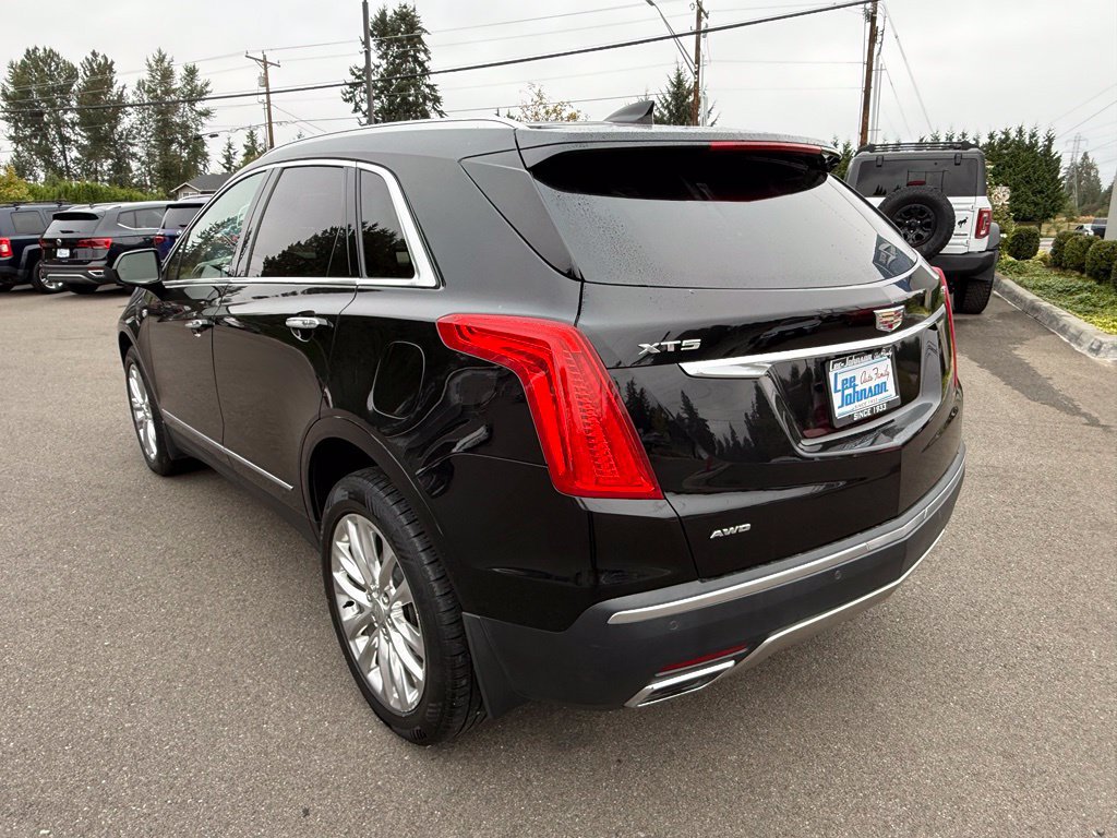 Used 2017 Cadillac XT5 Platinum AWD/4WD image 3