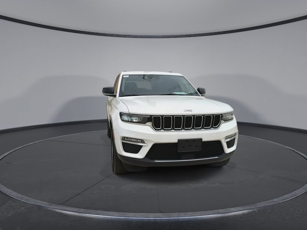 Used 2023 Jeep Grand Cherokee Limited AWD/4WD image 3