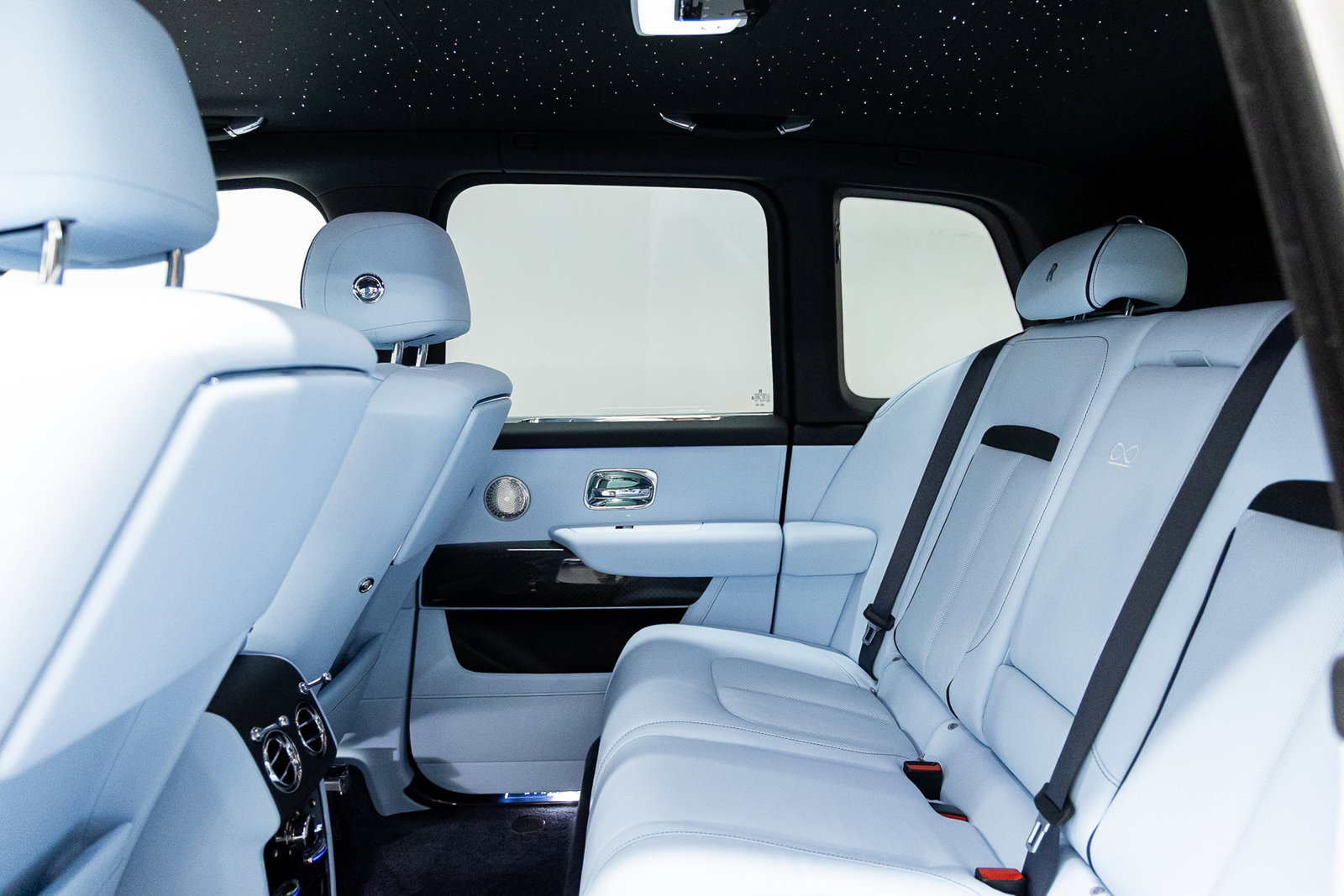 New 2026 Rolls-Royce Cullinan Black Badge image 51