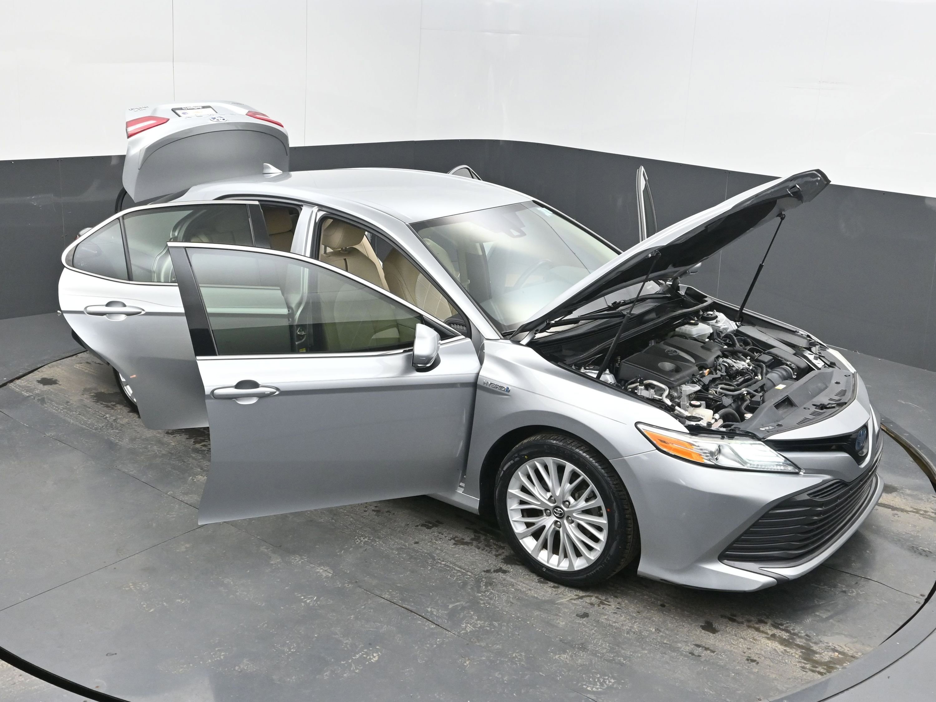 Used 2019 Toyota Camry XLE image 36