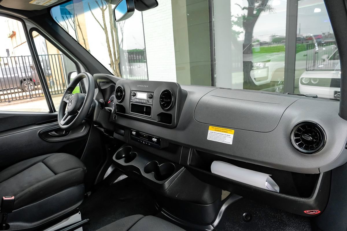 Used 2023 Mercedes-Benz Sprinter 2500 image 12