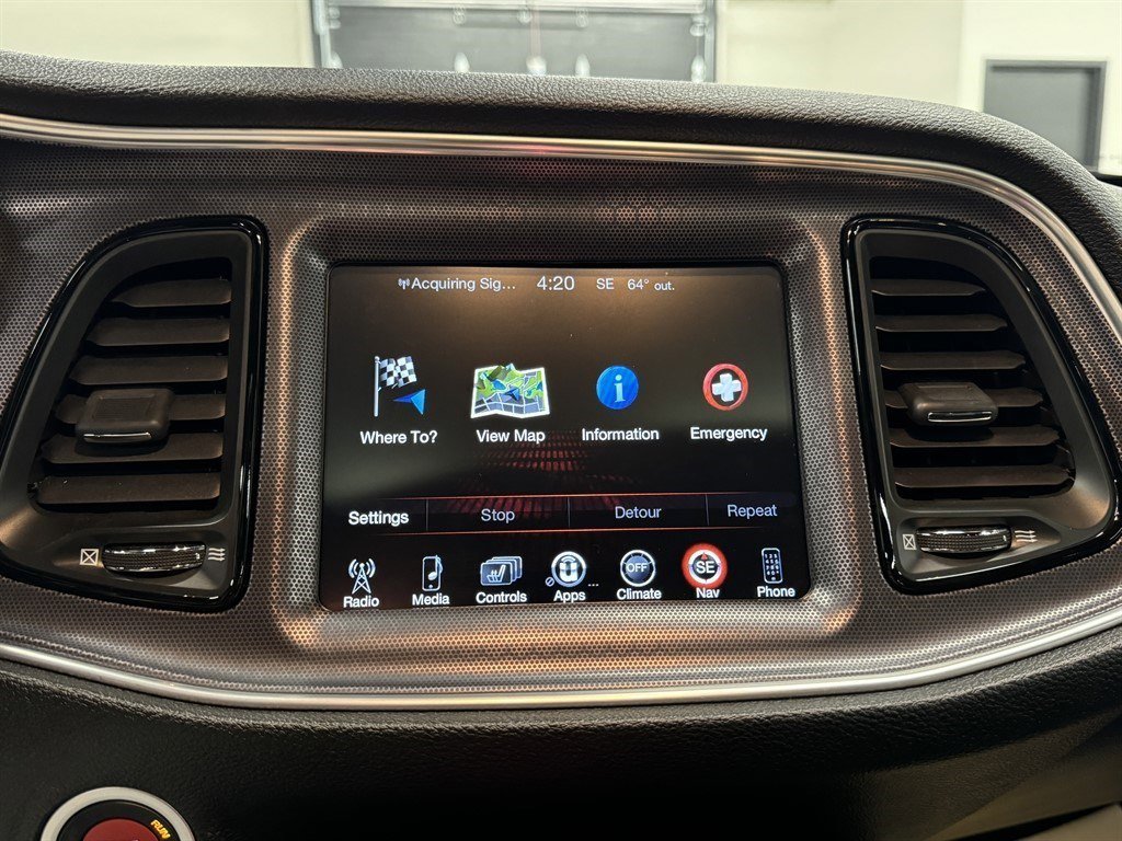 Used 2016 Dodge Challenger SRT w/ Technology Group image 28