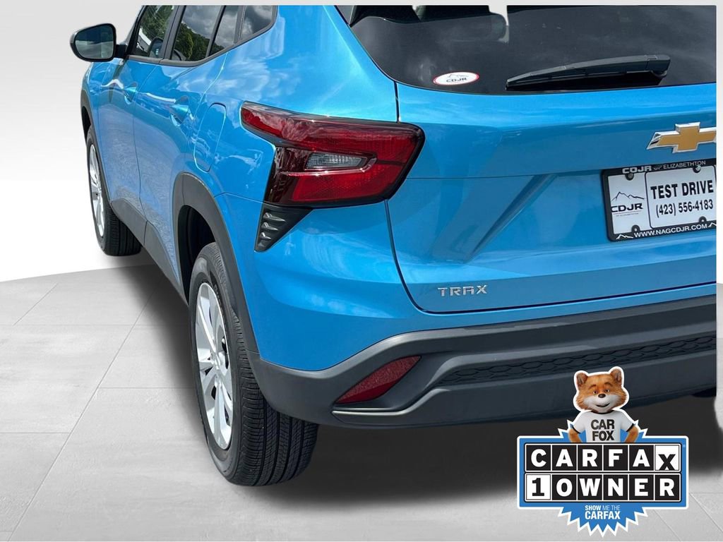 Used 2025 Chevrolet Trax LS image 5