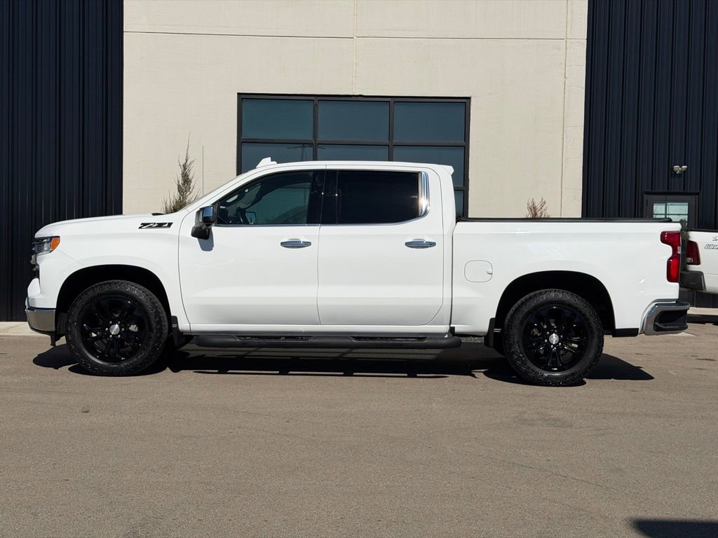 Used 2023 Chevrolet Silverado 1500 LTZ image 2