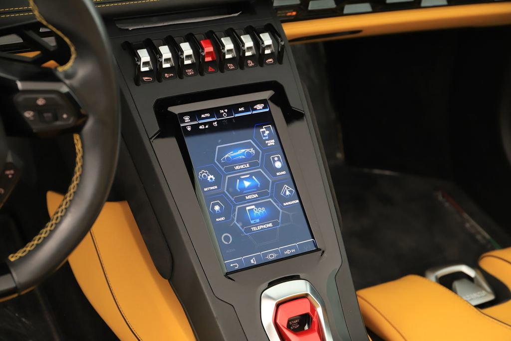 Used 2020 Lamborghini Huracan EVO RWD image 18