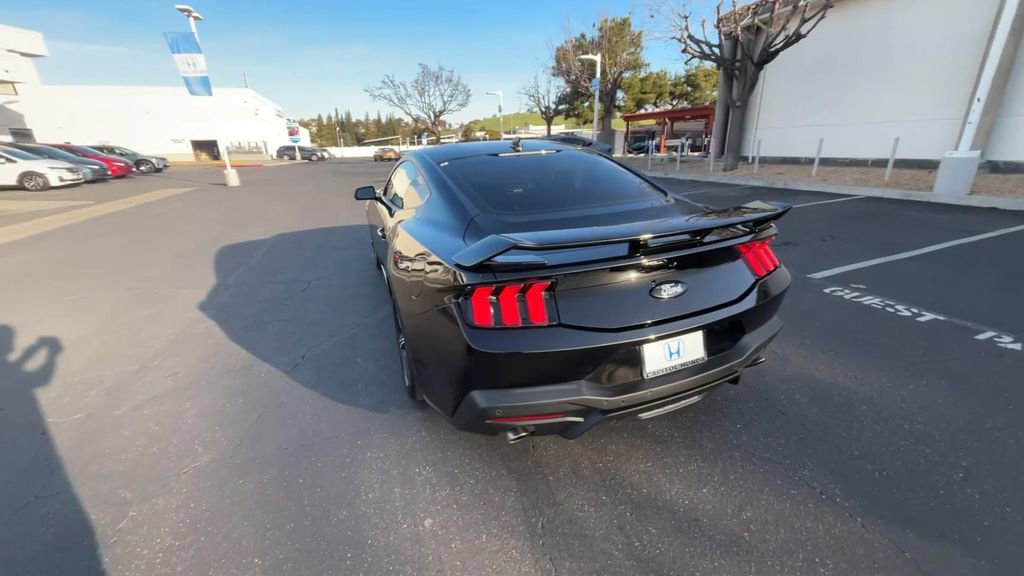 Used 2024 Ford Mustang Coupe image 7