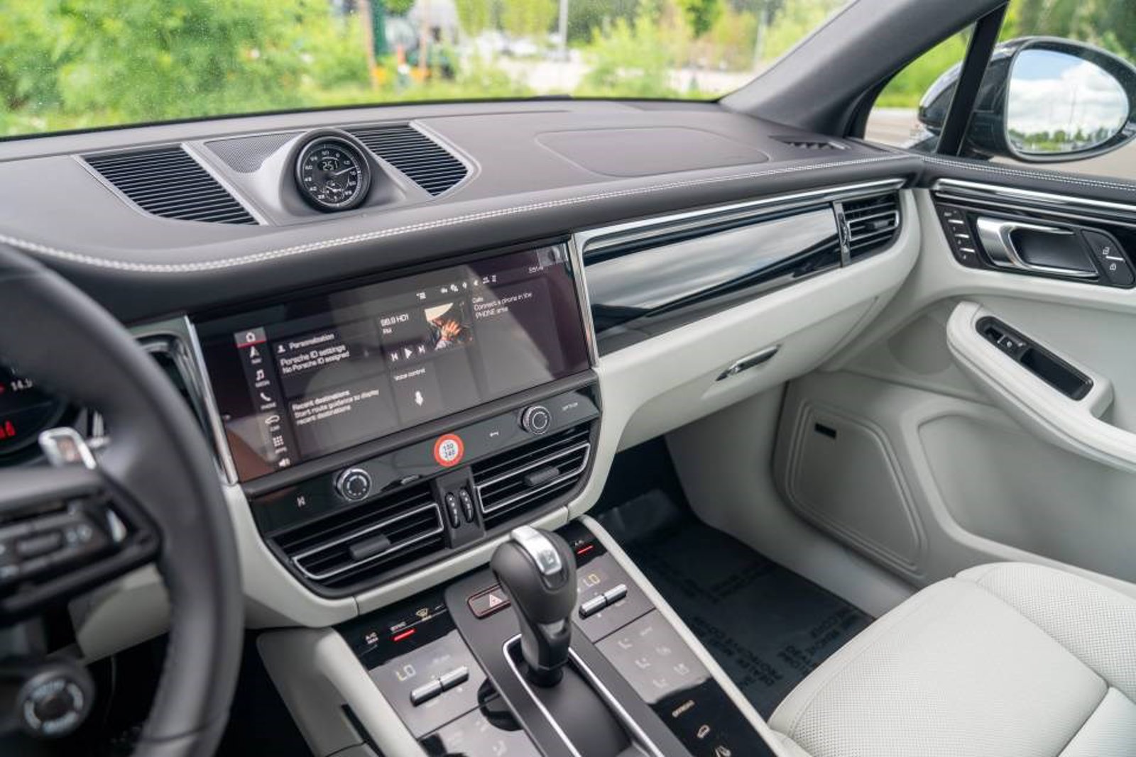 New 2026 Porsche Macan AWD/4WD image 16
