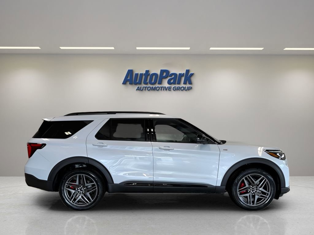 New 2026 Ford Explorer ST-Line w/ ST-Line Street Pack AWD/4WD image 8