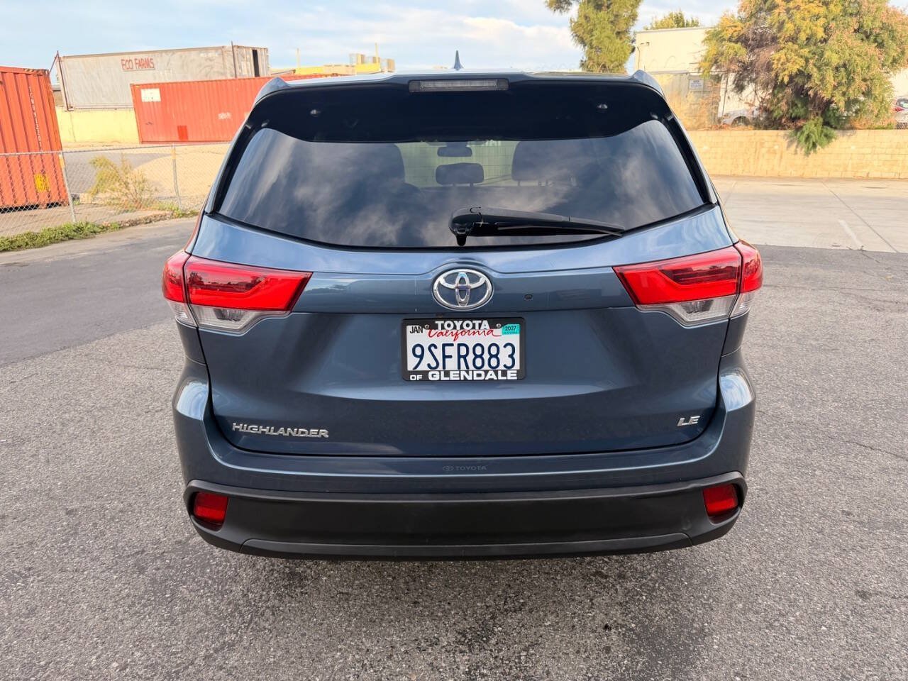 Used 2017 Toyota Highlander Plus w/ Carpet Mat Package FWD image 16