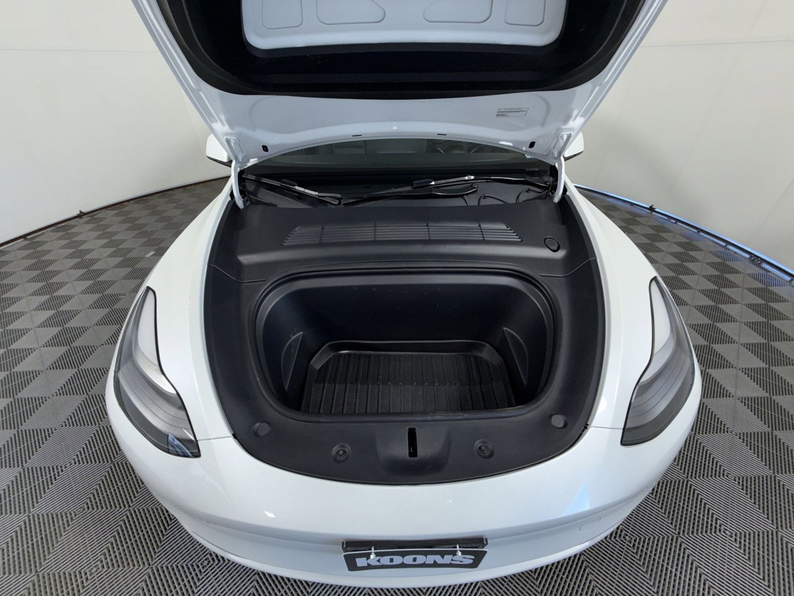 Used 2024 Tesla Model Y Long Range AWD/4WD image 28