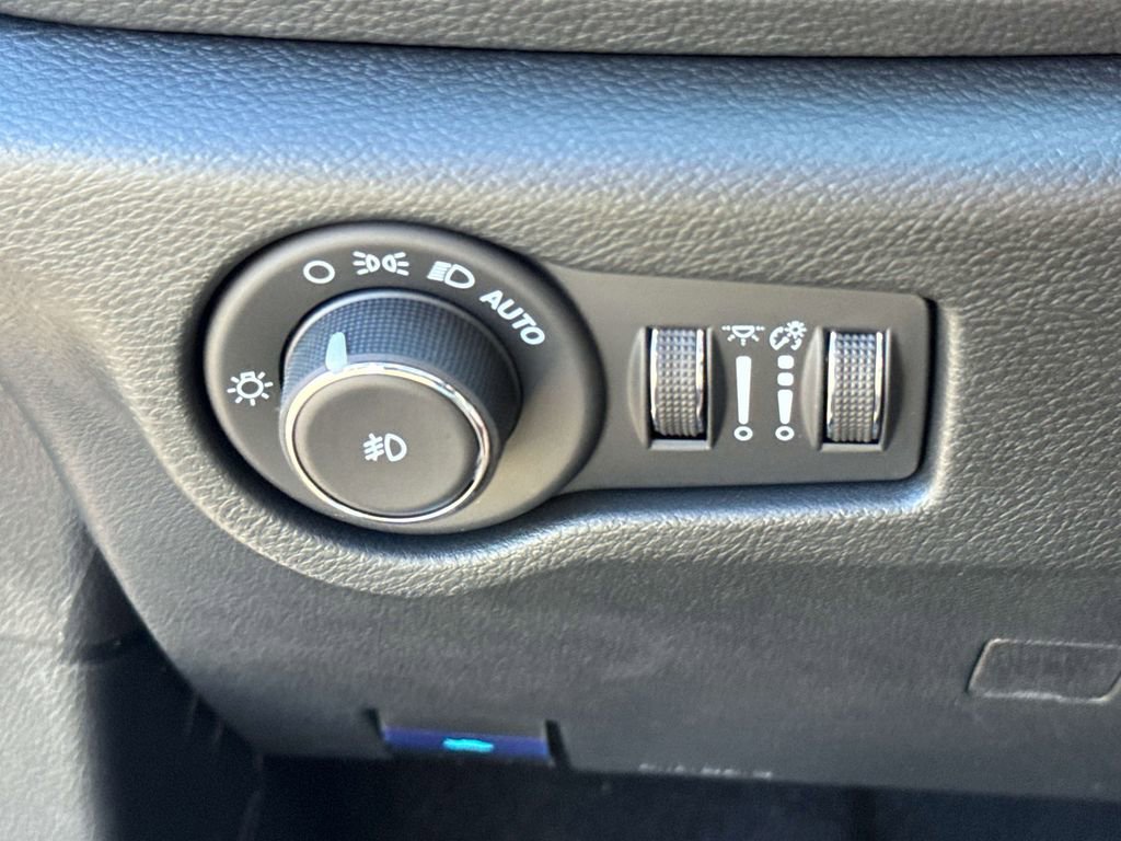 New 2026 Chrysler Pacifica Select image 24