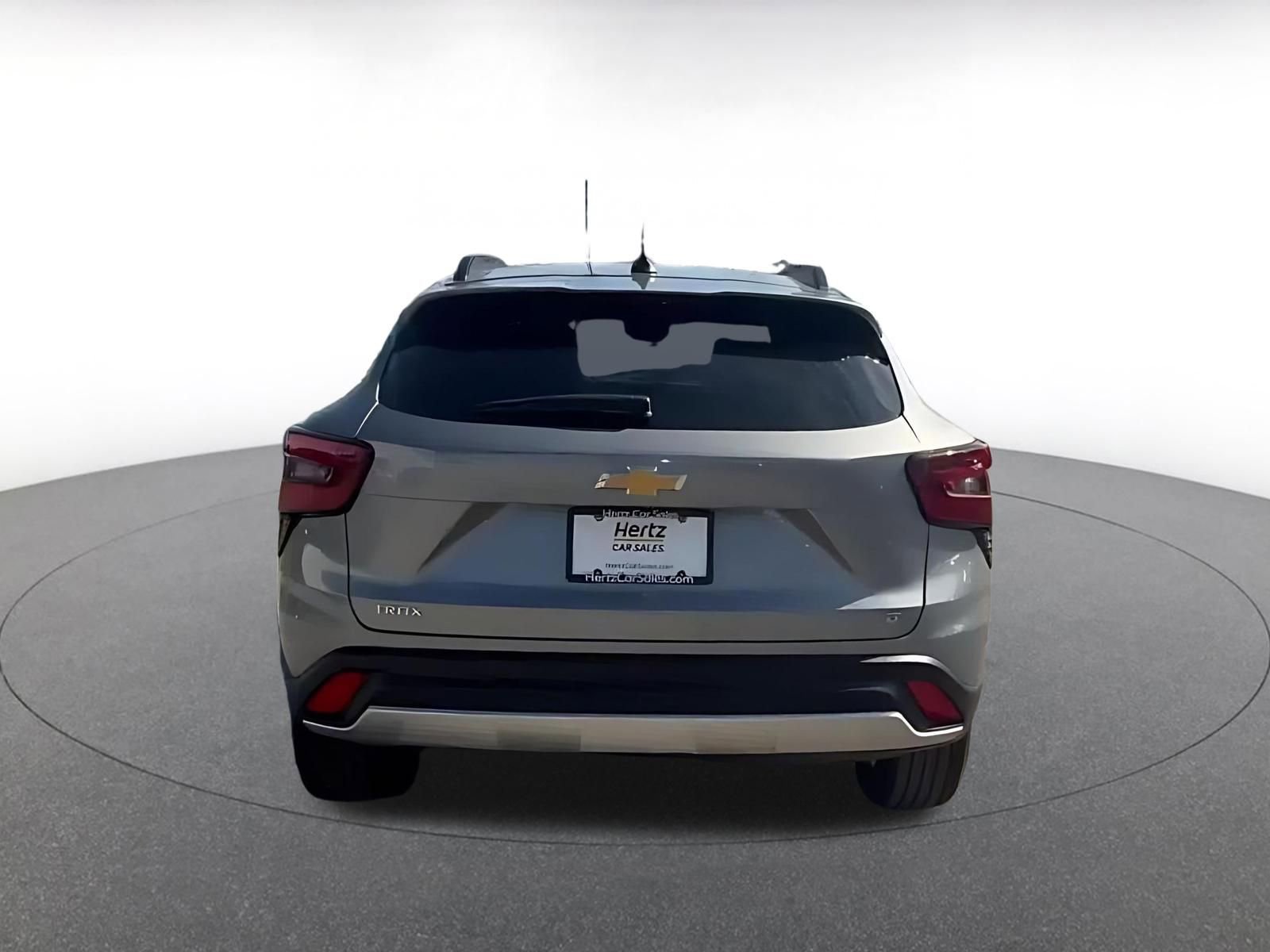 Used 2025 Chevrolet Trax LT w/ LT Convenience Package image 12