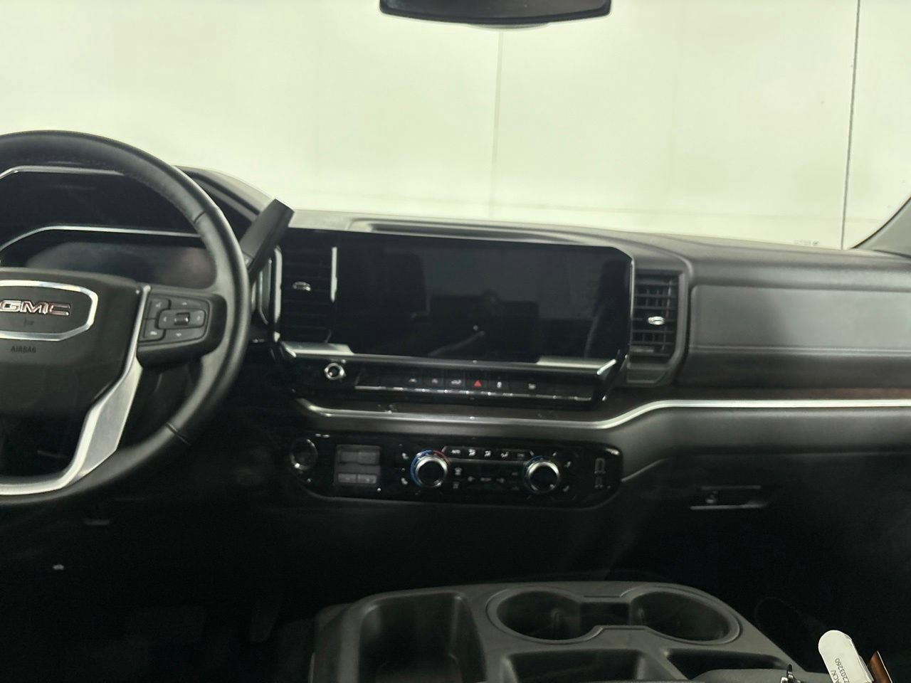 Used 2026 GMC Sierra 1500 SLT AWD/4WD image 24
