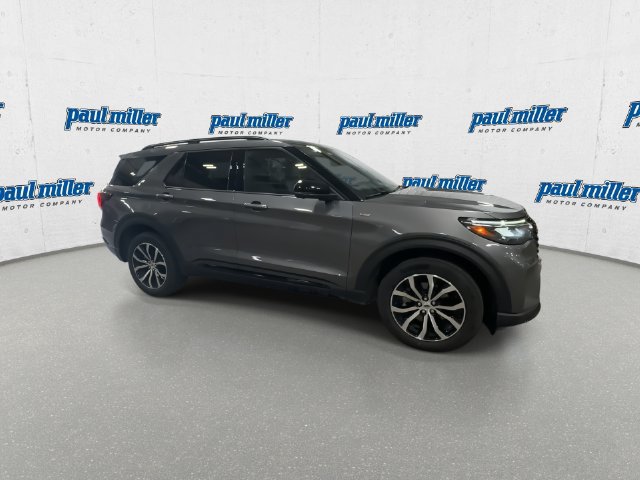 Used 2025 Ford Explorer ST-Line AWD/4WD image 13